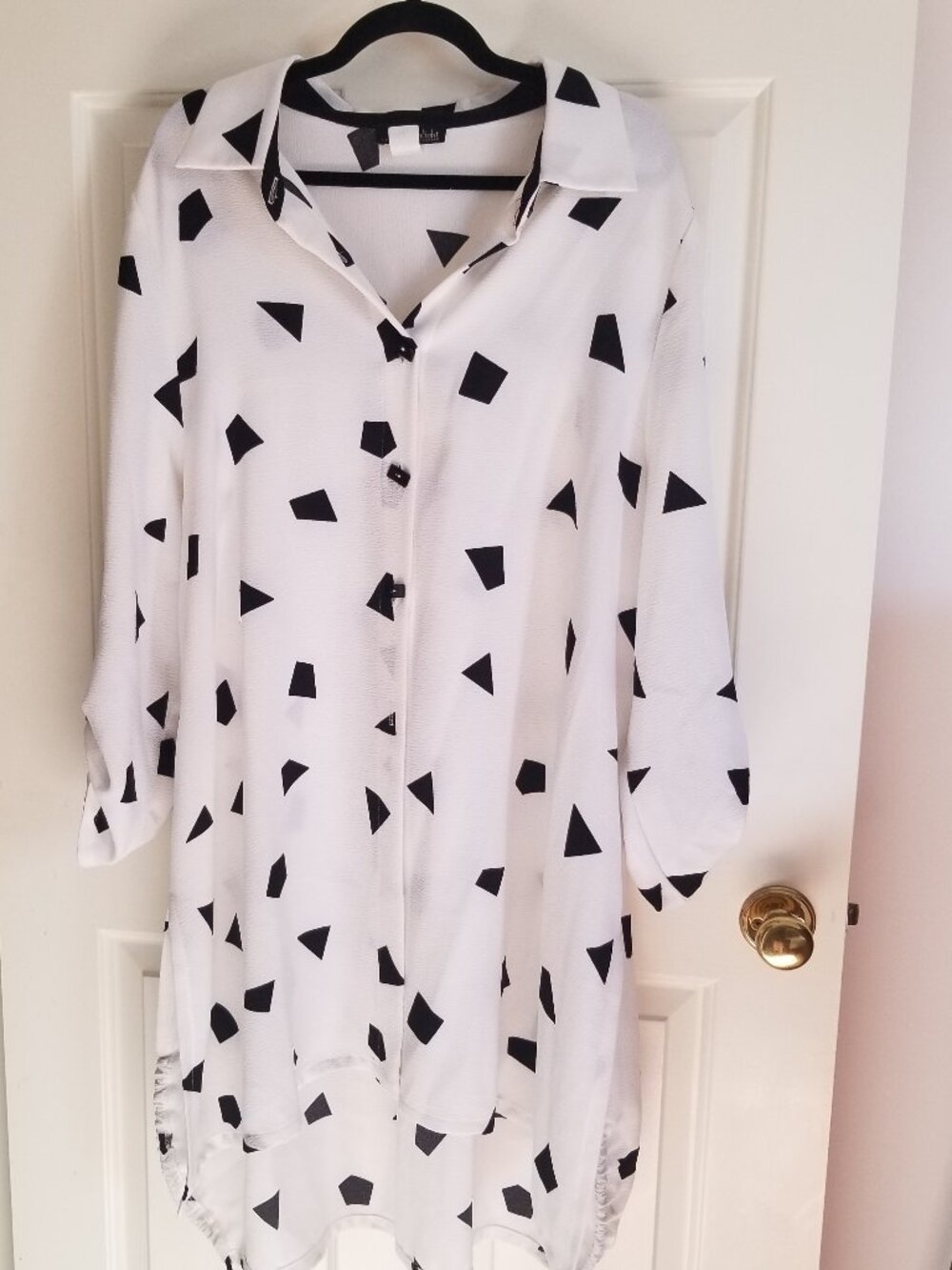 White Button-Front Geometric Print Tunic Top